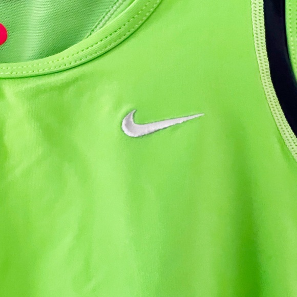 Nike Dri-FIT Green Tank Top – Women’s Large - Picture 3 of 5